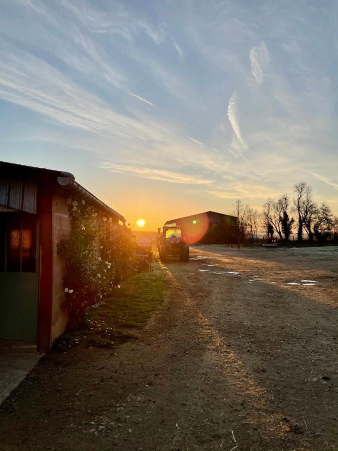 Chambre A La Ferme Precy-le-Sec Exterior photo